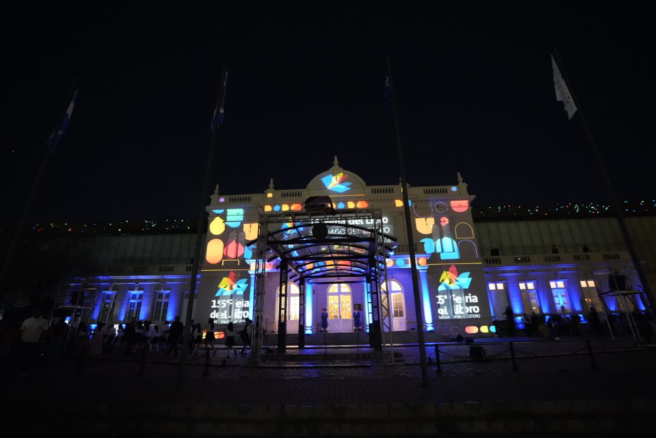 La Feria del Libro presenta un espectáculo nocturno de primer nivel ...