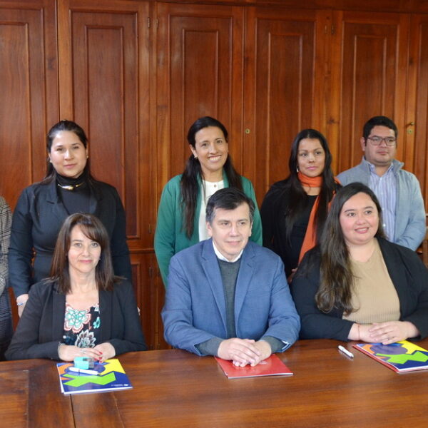 Humanidades y el Colegio de Profesionales Obstétricos trabajarán en proyectos de formación e investigación