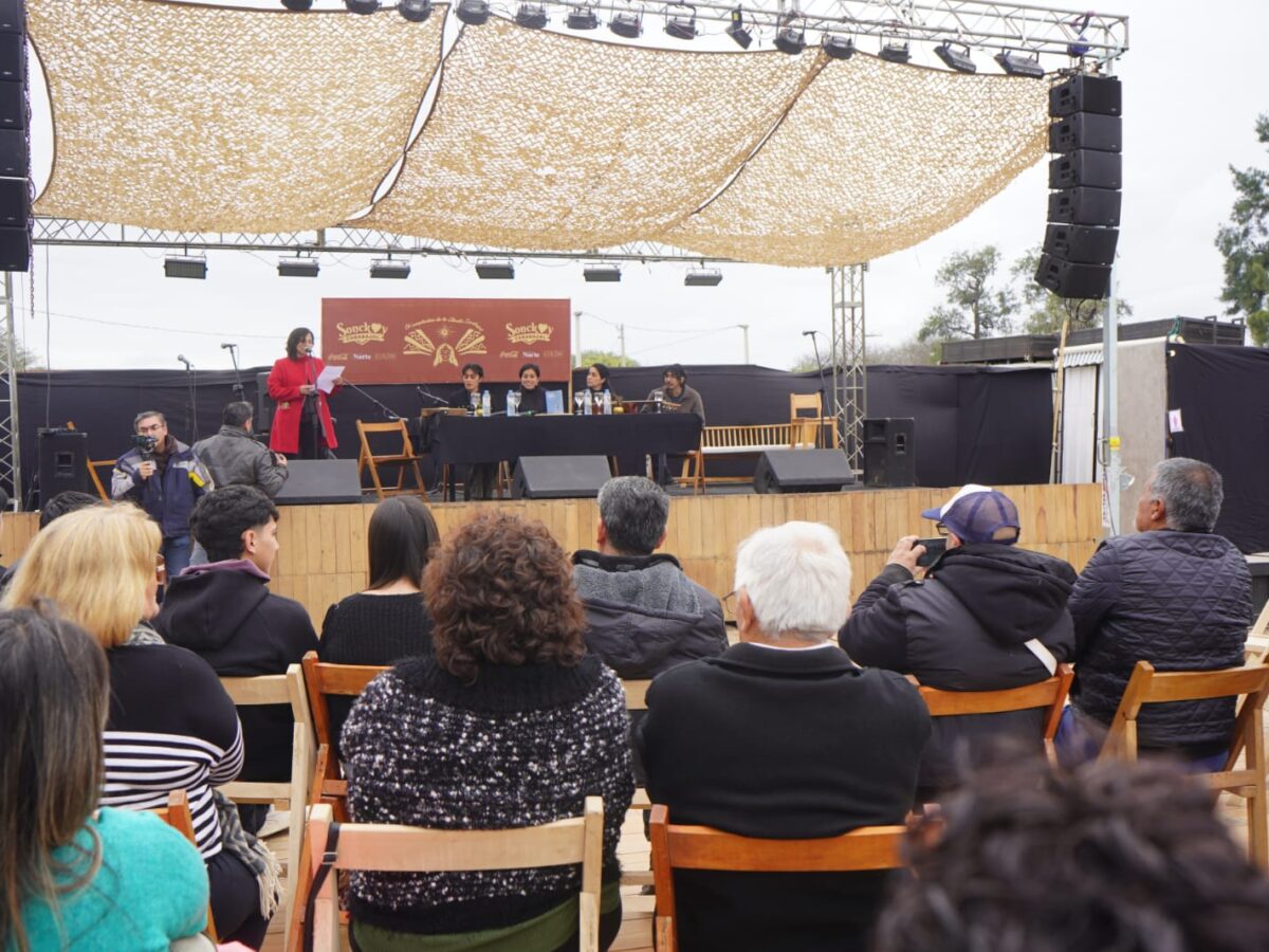 Mariela Carabajal presentó el libro autobiográfico de su padre “Chaca”