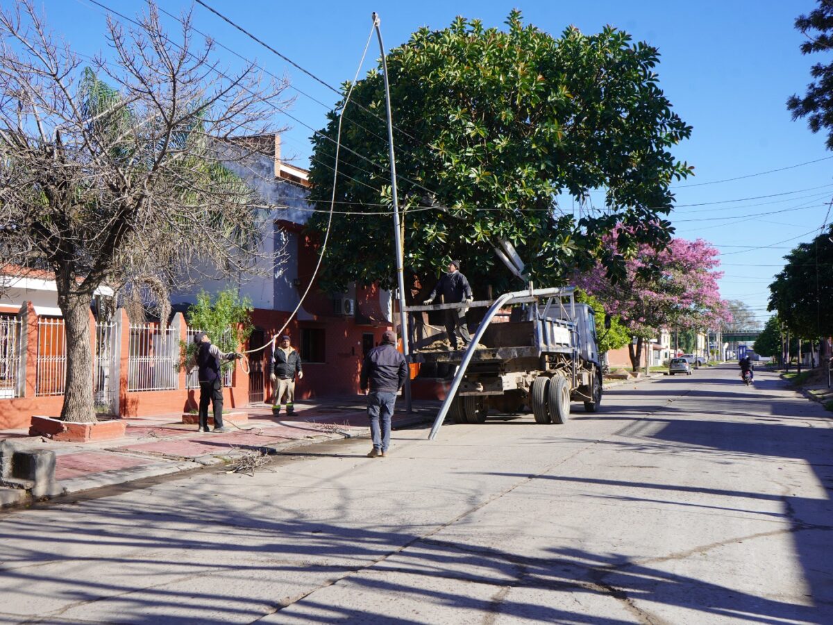 Avanzan los trabajos de optimización del alumbrado público en La Banda