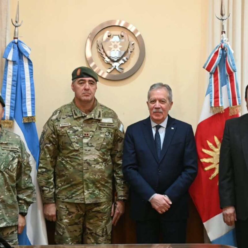 El Gobernador recibió a autoridades del Ejército Argentino