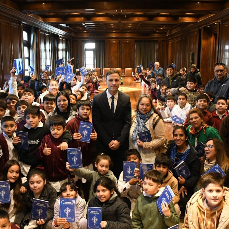 Más de 150 alumnos visitaron Casa de Gobierno