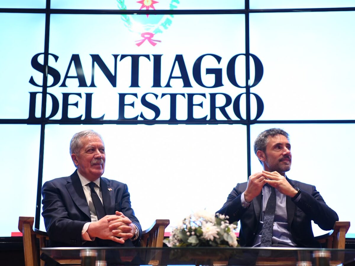 Suárez formó parte del conversatorio Alumni y del encuentro del CFI