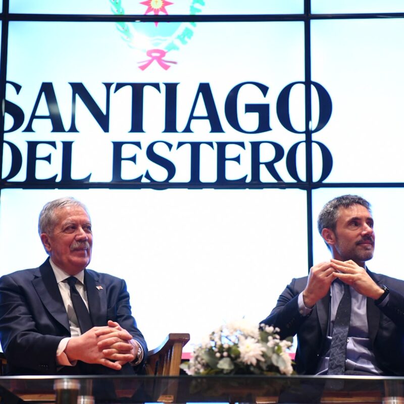 Suárez formó parte del conversatorio Alumni y del encuentro del CFI
