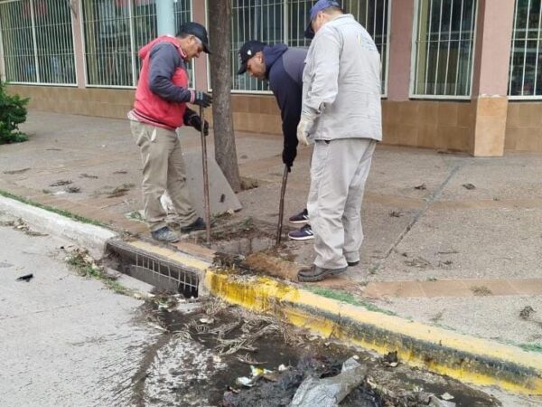 Avanzan los trabajos de mantenimiento de desagües pluviales y se solicita la colaboración de los vecinos