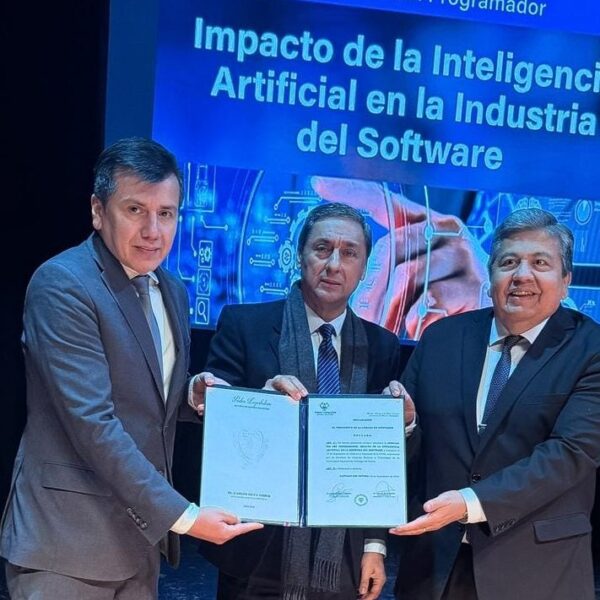 El Vicegobernador formó parte de la Jornada organizada por el Día del Programador en la Unse