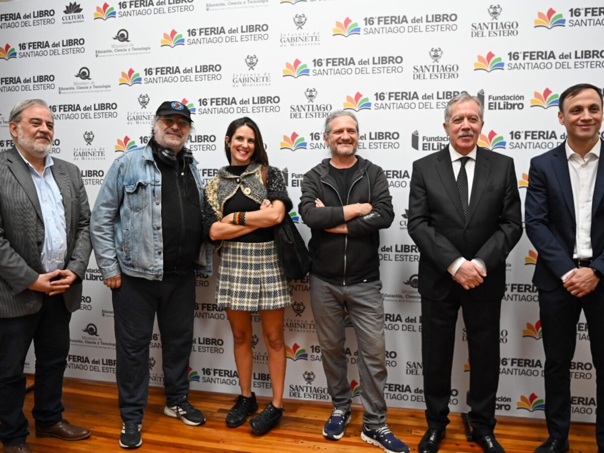 El gobernador Elías Suárez entregó reconocimientos a Pedro Saborido, Soledad Barruti y Darío Sztajnszrajber en la segunda jornada de la Feria del Libro