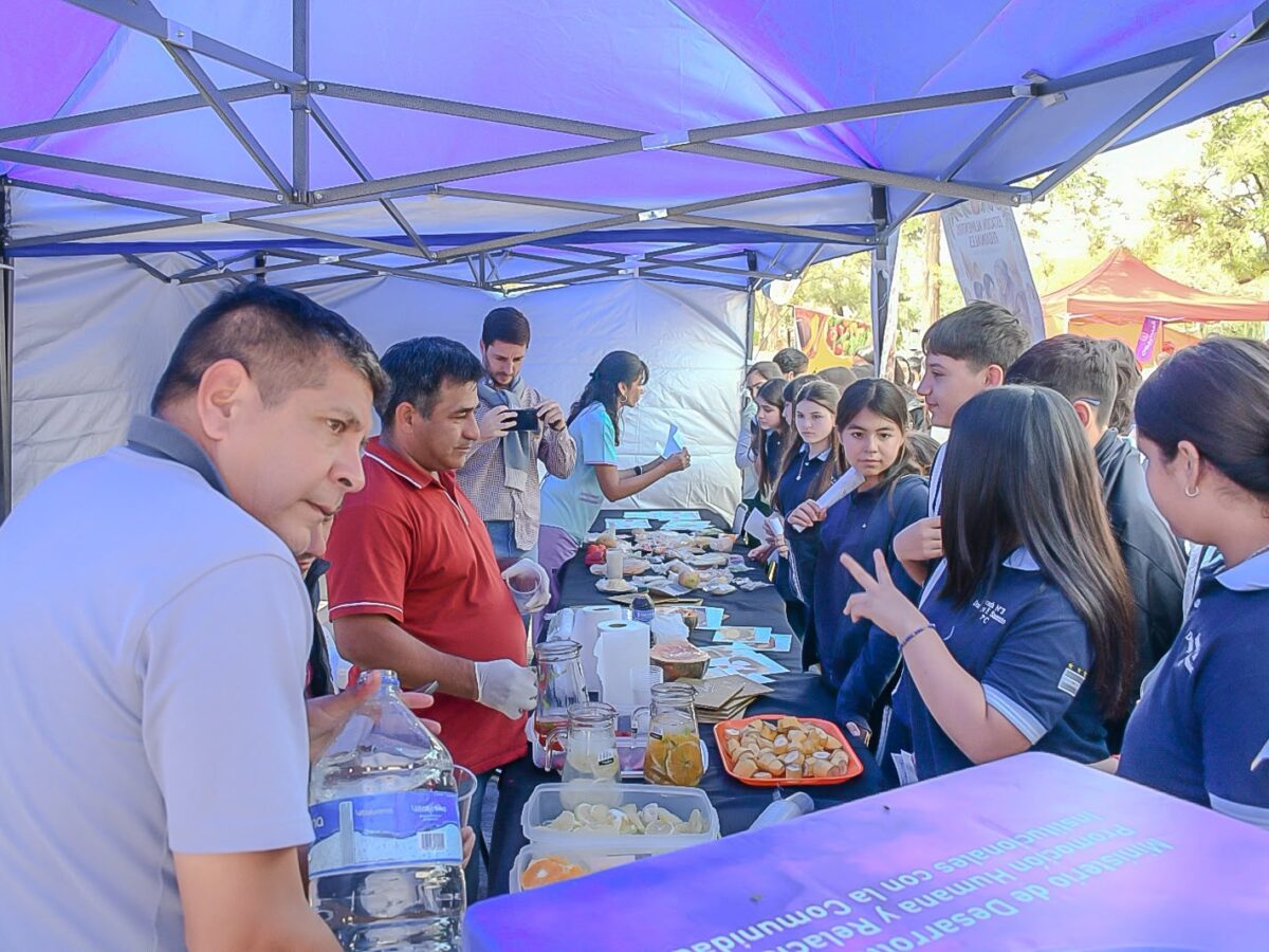 La Plaza Sarmiento fue escenario de una jornada de concientización sobre alimentación saludable