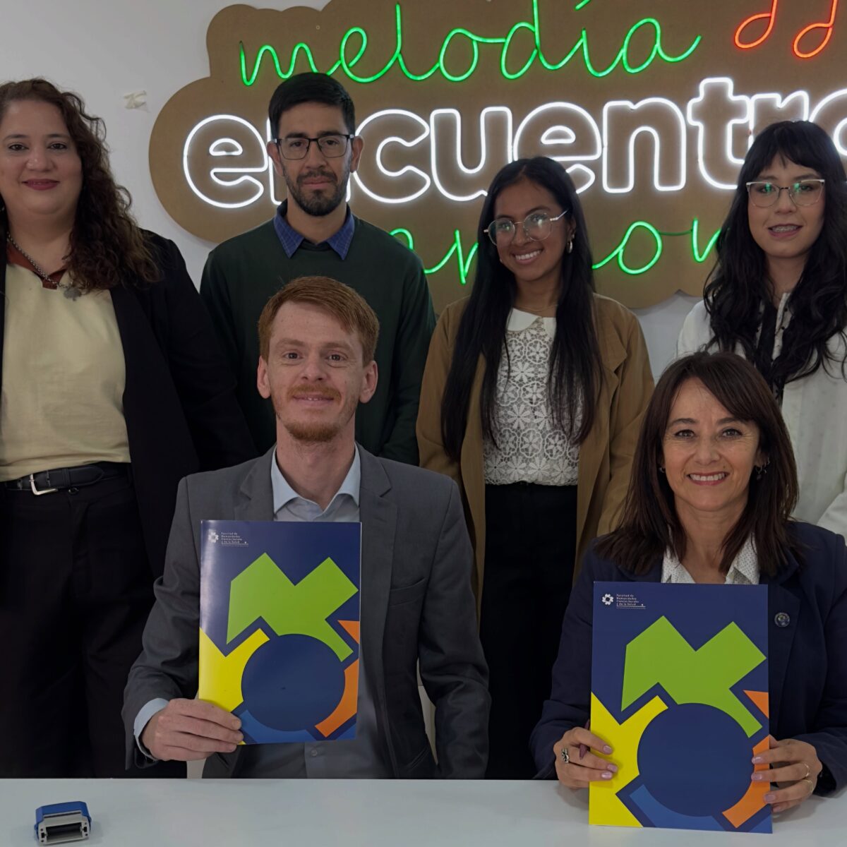 Humanidades y NEXO firmaron un convenio para desarrollar acciones de acompañamiento a adolescentes