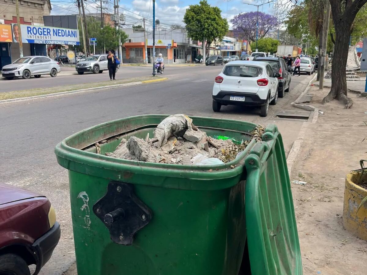 Se insta a la comunidad a utilizar de forma correcta los contenedores de residuos