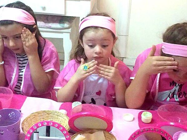 “Bellizimas Primavera”: una propuesta creativa para que las niñas sorprendan a mamá en su día
