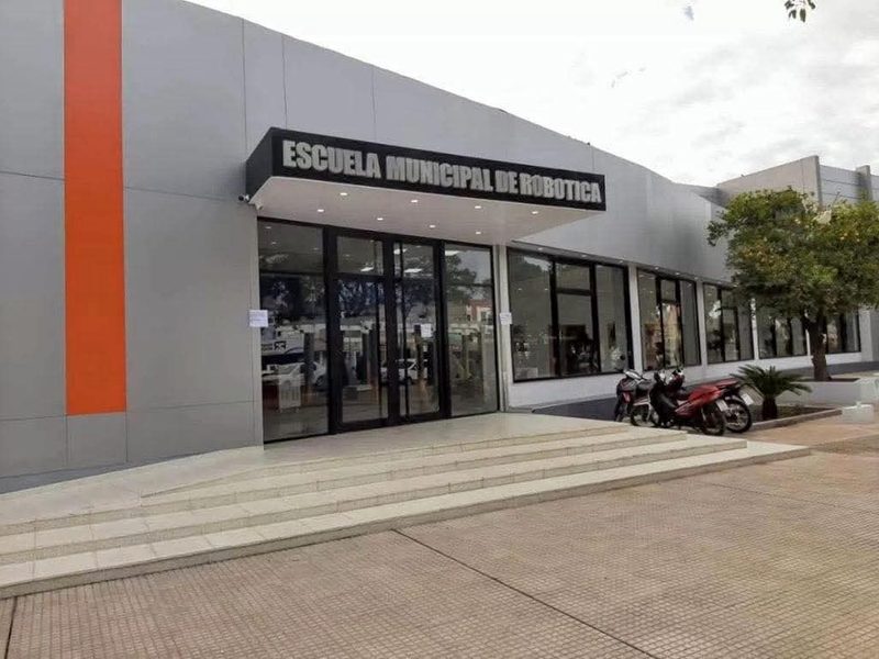 Alumnos de la Escuela Municipal de Programación y Robótica presentaron el proyecto “Guardianes del Agua”