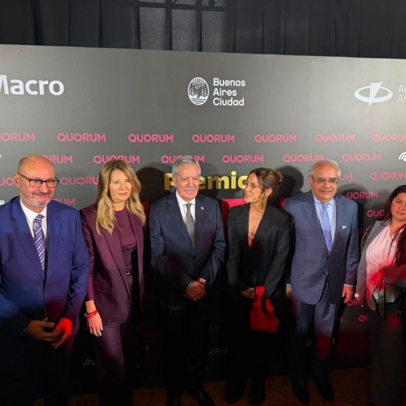 Premios Quorum 2026: Elías Suárez entregó a su par de Misiones el premio al Mejor Proyecto Judicial en la UBA