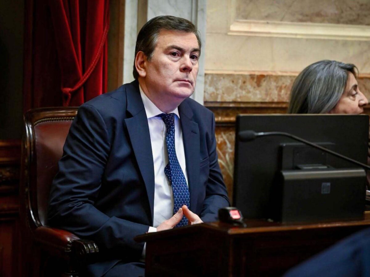 Gerardo Zamora alcanzó el podio entre los senadores con mejor imagen del país